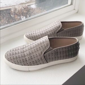 Steve Madden taupe leather slip on shoes